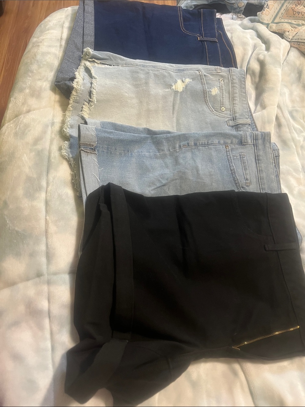 4 womens jeans shorts bundle